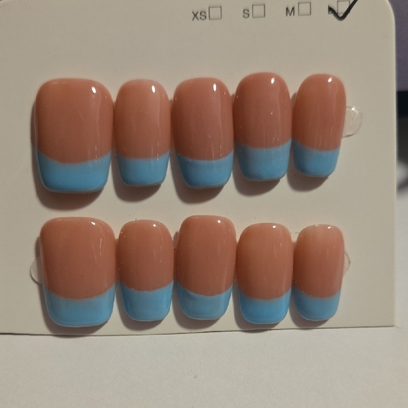 (5/$25) Two-Tone Press-On Nails Size: Large - Picture 1 of 1